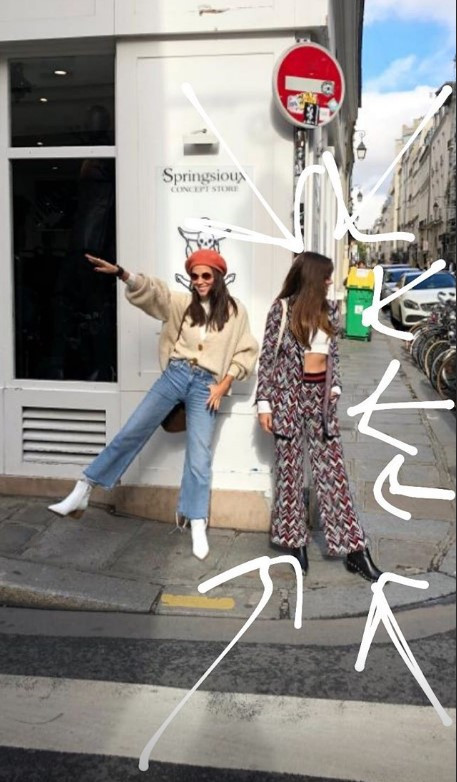 Kız kıza tatil Başak ile Tanem Pariste... Kız kıza tatil Başak ile Tanem Pariste...