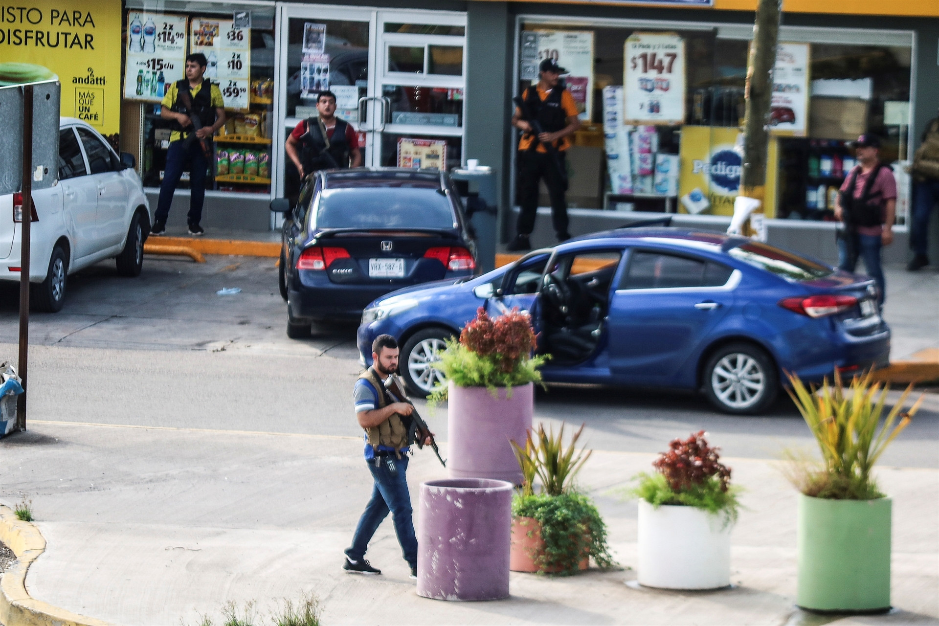El Chaponun yakalanan oğlu, çatışmalar sonrası serbest bırakıldı El Chaponun yakalanan oğlu, çatışmalar sonrası serbest bırakıldı