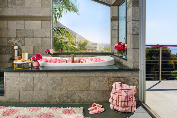 Aşıklar için tek gecelik ev