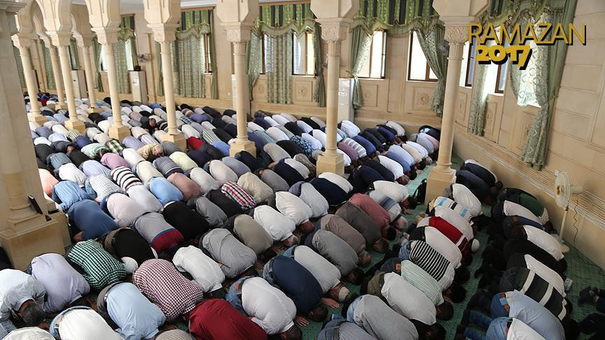 Akşam namazı saat kaçta Akşam namazı nasıl kılınır İşte akşam ezanı saatleri