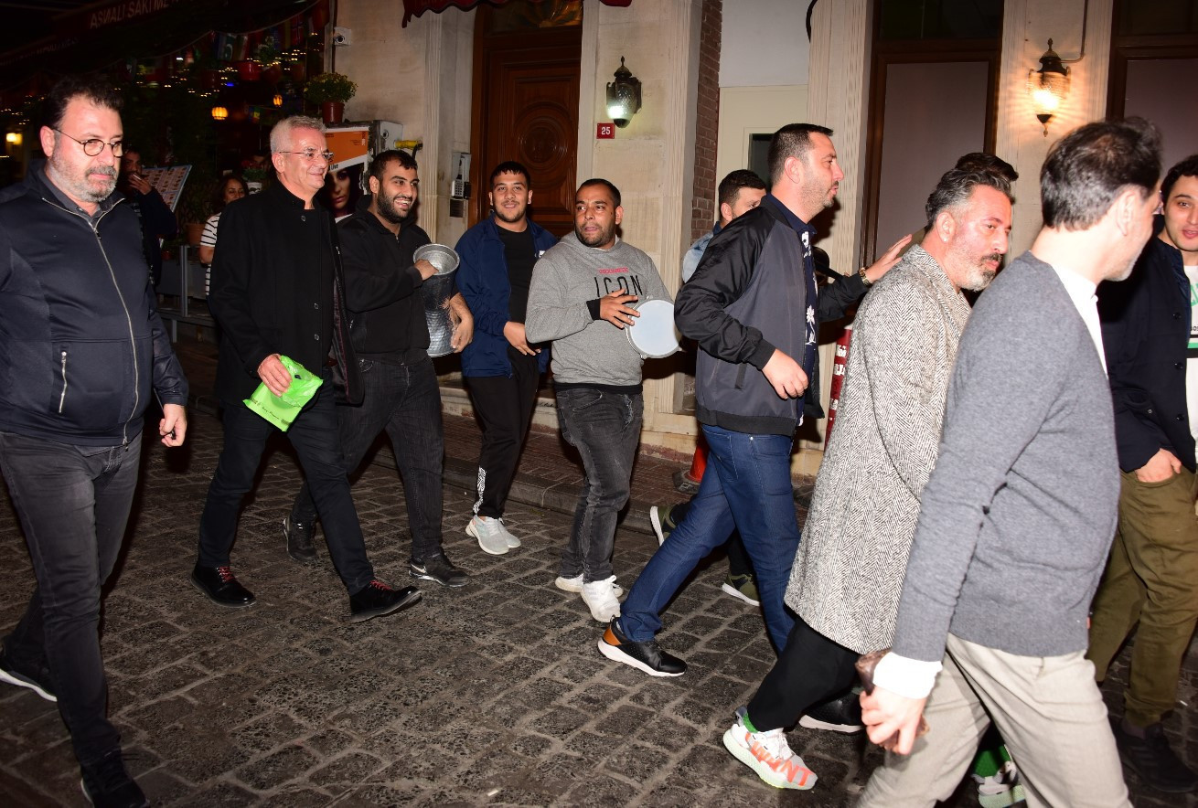 Takım toplandı Cem Yılmaz, Ozan Güven, Zafer Algöz ve Can Yılmaz gecelerde