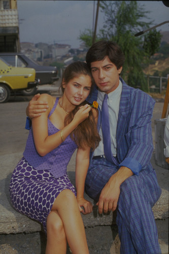 Gülen yüzüm, iyi kalplim, mert adamım, özledim be Gülen yüzüm, iyi kalplim, mert adamım, özledim be