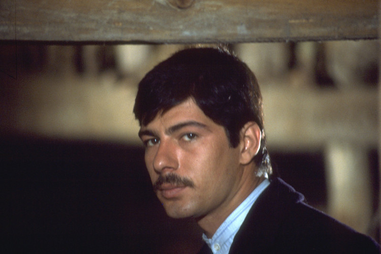 Gülen yüzüm, iyi kalplim, mert adamım, özledim be Gülen yüzüm, iyi kalplim, mert adamım, özledim be