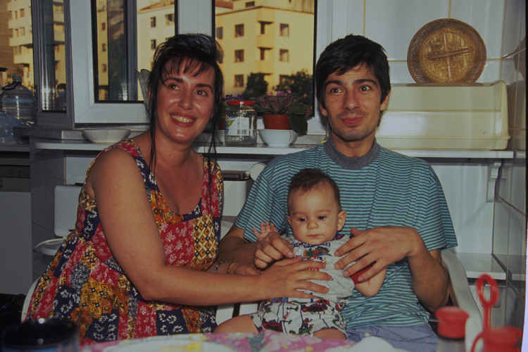 Gülen yüzüm, iyi kalplim, mert adamım, özledim be Gülen yüzüm, iyi kalplim, mert adamım, özledim be