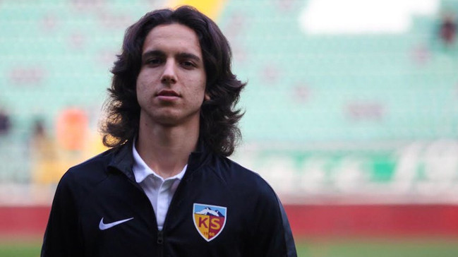 15 yaşındaki Emre Demir Süper Lig tarihine geçti Rekor... 15 yaşındaki Emre Demir Süper Lig tarihine geçti Rekor...