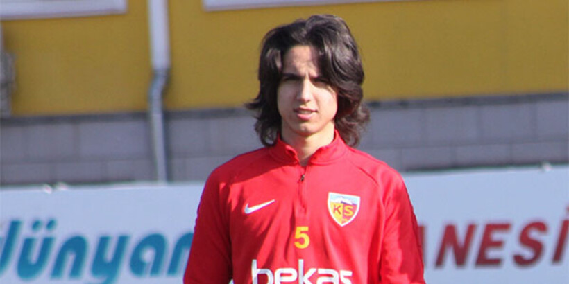 15 yaşındaki Emre Demir Süper Lig tarihine geçti Rekor... 15 yaşındaki Emre Demir Süper Lig tarihine geçti Rekor...