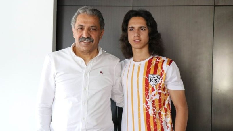 15 yaşındaki Emre Demir Süper Lig tarihine geçti Rekor... 15 yaşındaki Emre Demir Süper Lig tarihine geçti Rekor...