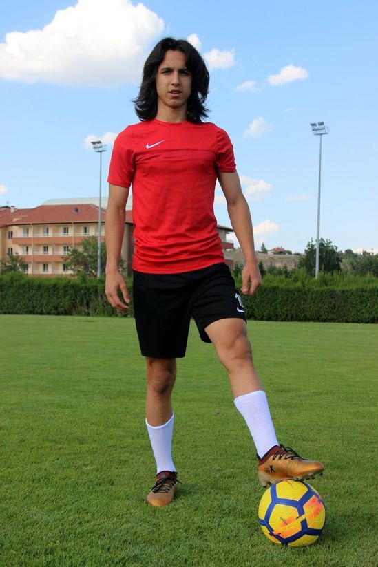 15 yaşındaki Emre Demir Süper Lig tarihine geçti Rekor... 15 yaşındaki Emre Demir Süper Lig tarihine geçti Rekor...