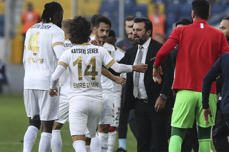 15 yaşındaki Emre Demir Süper Lig tarihine geçti Rekor... 15 yaşındaki Emre Demir Süper Lig tarihine geçti Rekor...