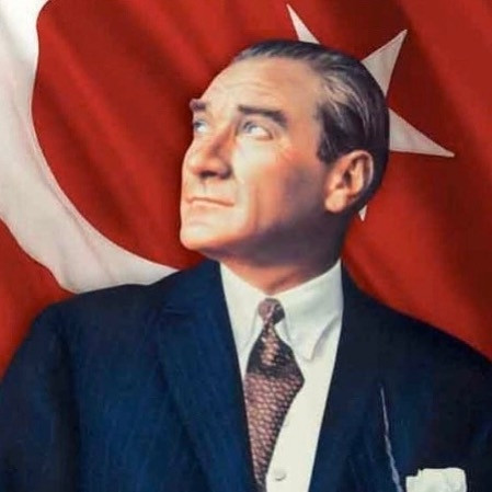 Ünlü isimlerden 10 Kasım mesajları Atam seni çok seviyoruz Ünlü isimlerden 10 Kasım mesajları Atam seni çok seviyoruz