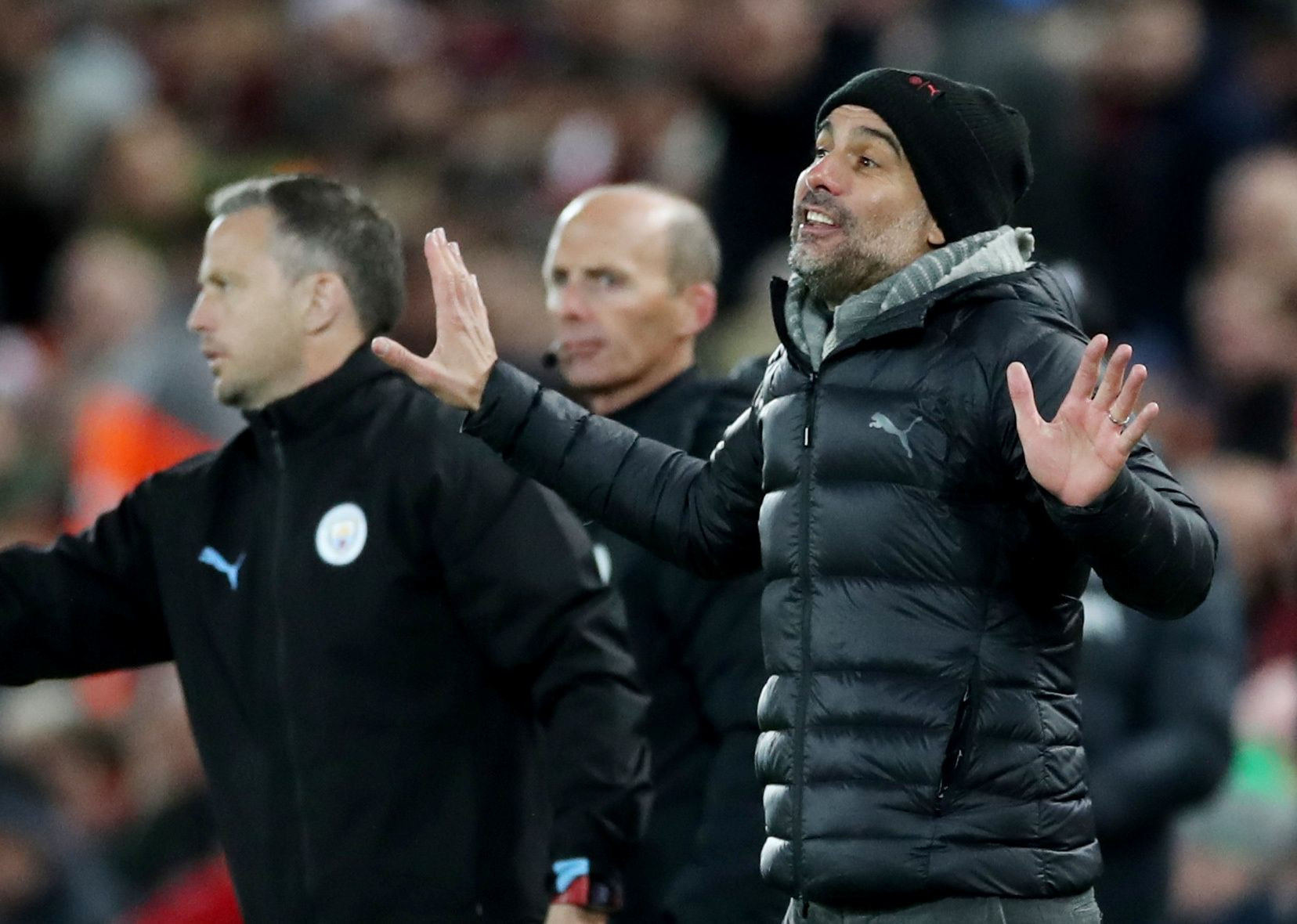 Pep Guardiola çıldırdı Hiç böyle görmediniz... Pep Guardiola çıldırdı Hiç böyle görmediniz...