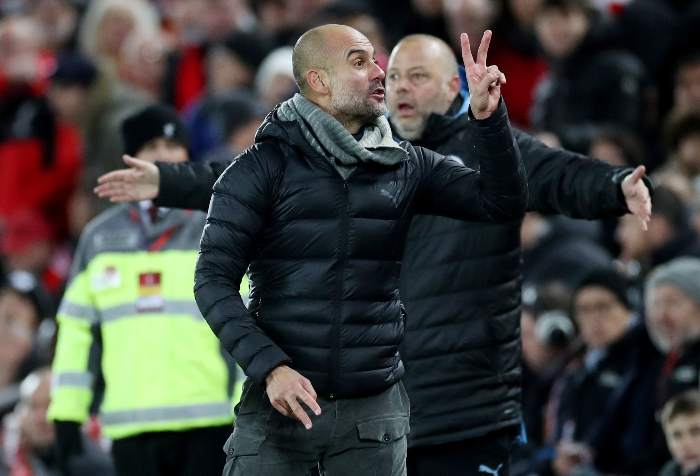 Pep Guardiola çıldırdı Hiç böyle görmediniz... Pep Guardiola çıldırdı Hiç böyle görmediniz...