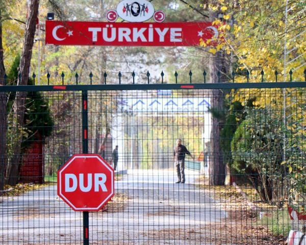 Sınır dışı edilen DEAŞlıyı Yunanistan kabul etmedi