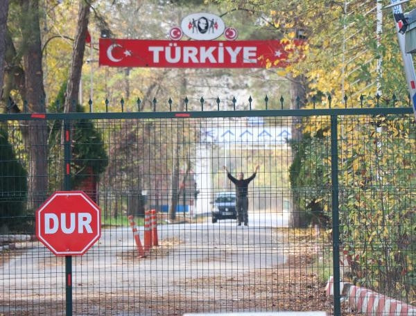 Sınır dışı edilen DEAŞlıyı Yunanistan kabul etmedi