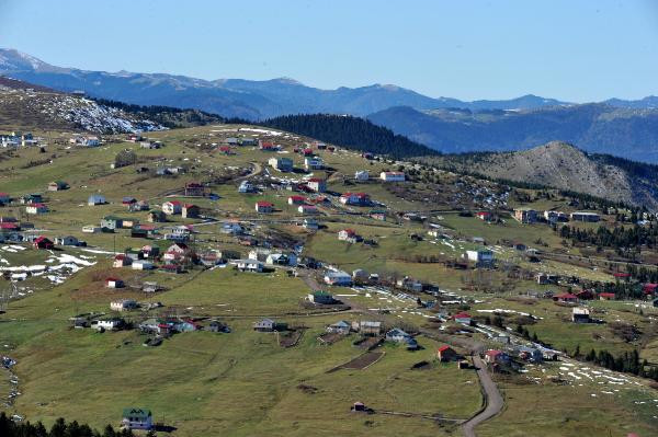 Kemal Sunal filmi gerçek oldu; ahşap evi kamyon kasasına monte etti