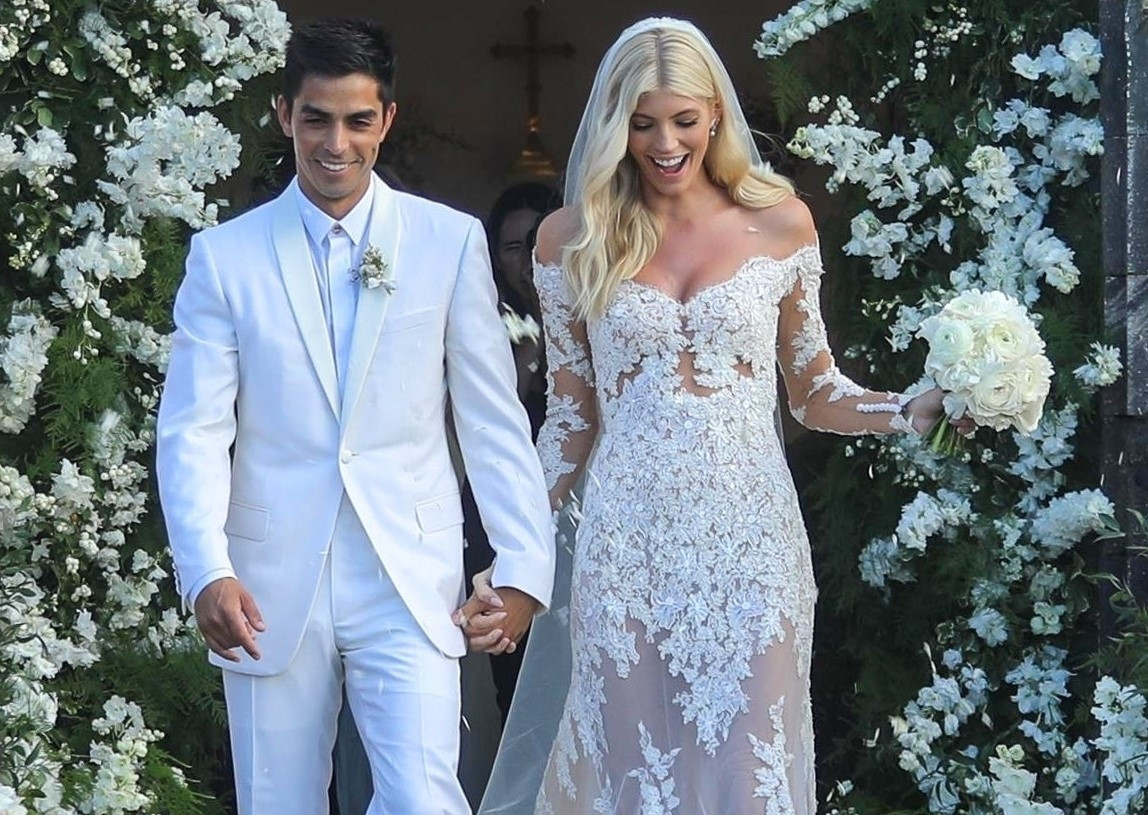 Victorias Secret modeli Devon Windsor ile Johnny Barbara evlendi Victorias Secret modeli Devon Windsor ile Johnny Barbara evlendi