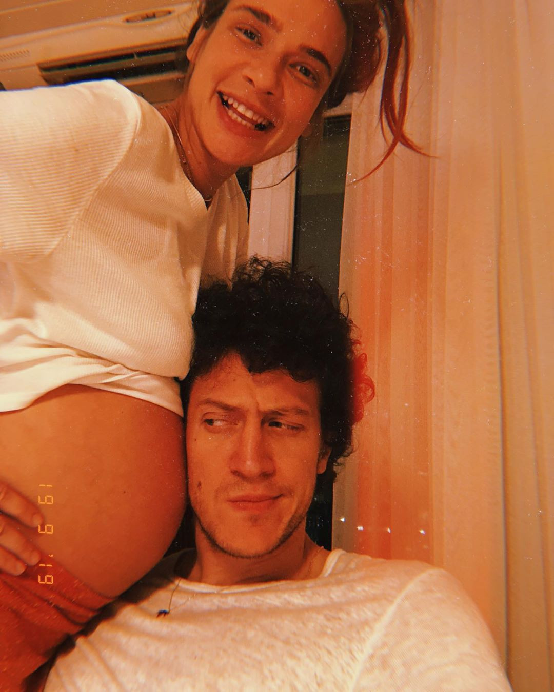 Oyuncu Müge Boz ve Caner Erdeniz bebeklerine Vina ismini verecek