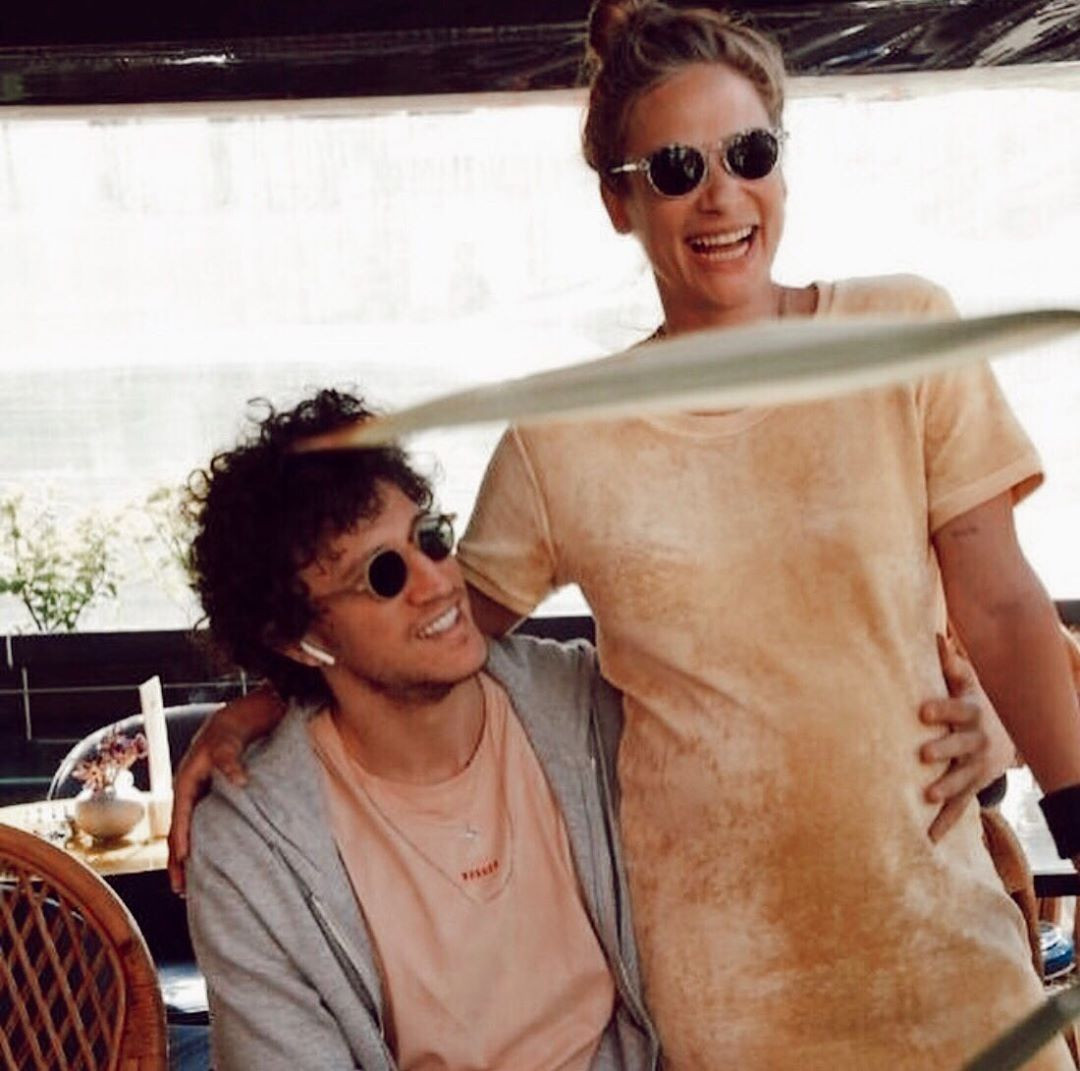 Oyuncu Müge Boz ve Caner Erdeniz bebeklerine Vina ismini verecek