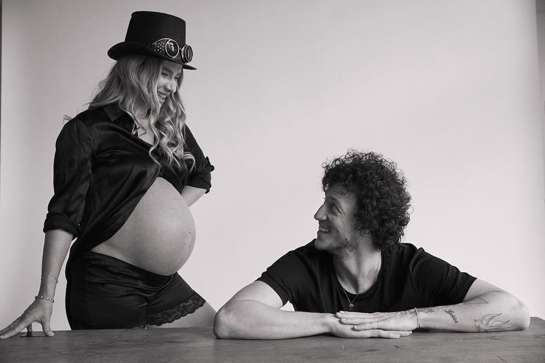 Oyuncu Müge Boz ve Caner Erdeniz bebeklerine Vina ismini verecek