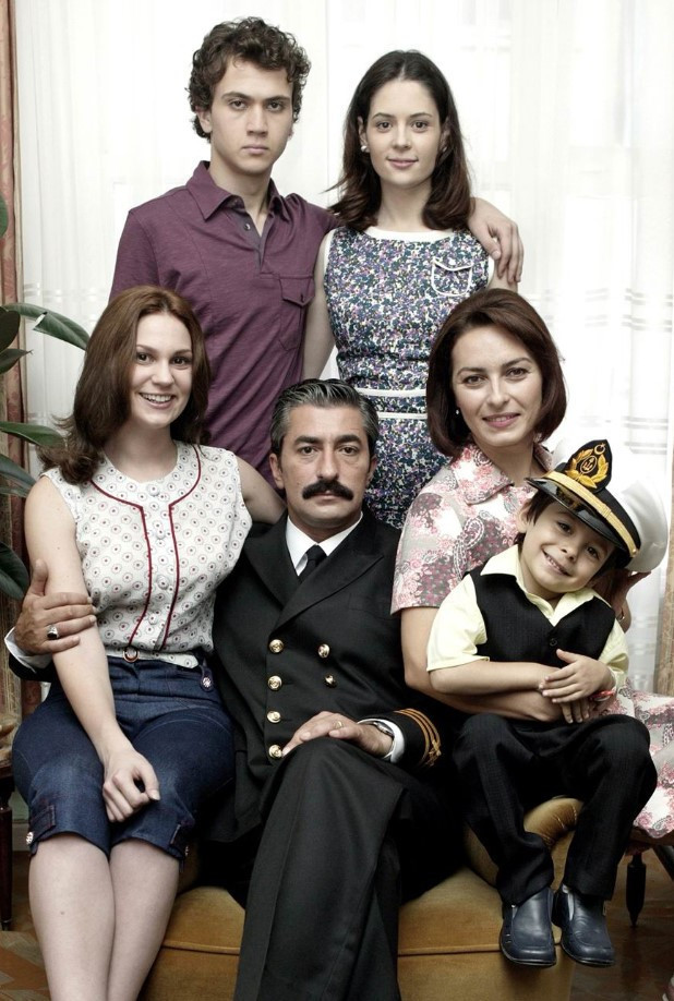 Öyle Bir Geçer Zaman Ki’nin Ahmet’i anlattı: Erkan Abiden korkardık Öyle Bir Geçer Zaman Ki’nin Ahmet’i anlattı: Erkan Abiden korkardık