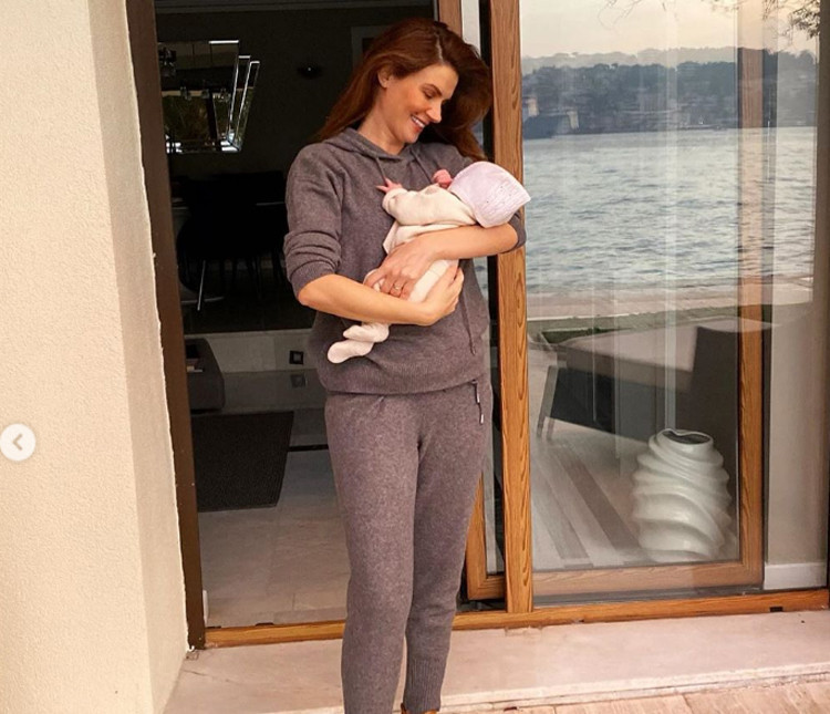 Tülin Şahinden Siena Leyla ile yeni fotoğraflar