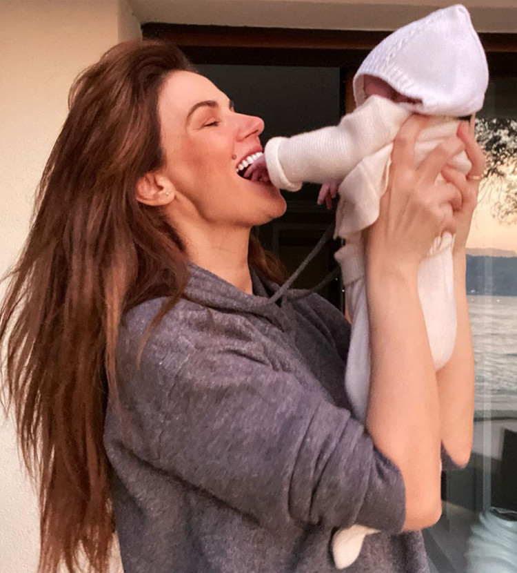 Tülin Şahinden Siena Leyla ile yeni fotoğraflar