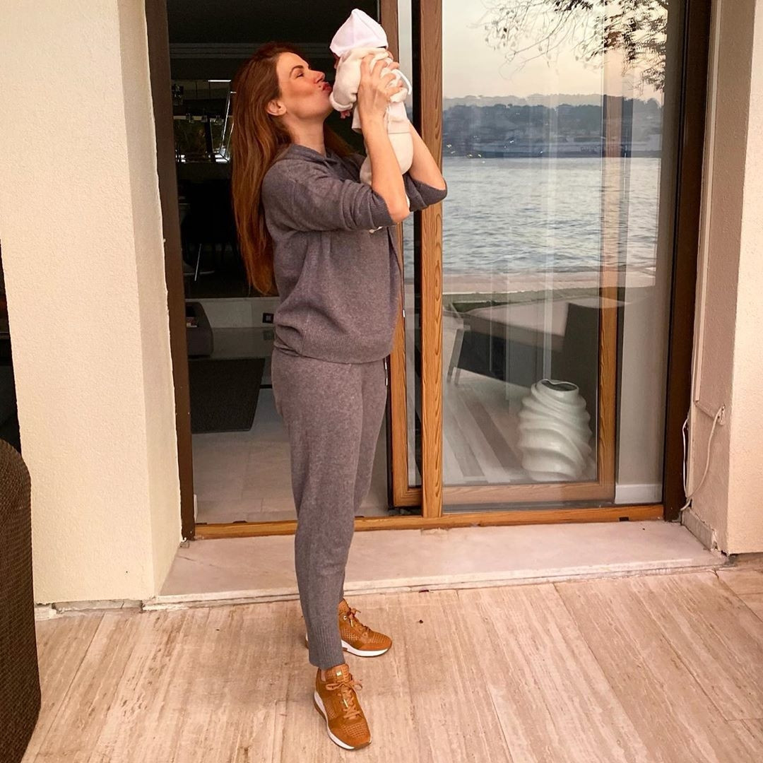 Tülin Şahinden kızı Siena’ya 50 bin liralık oda