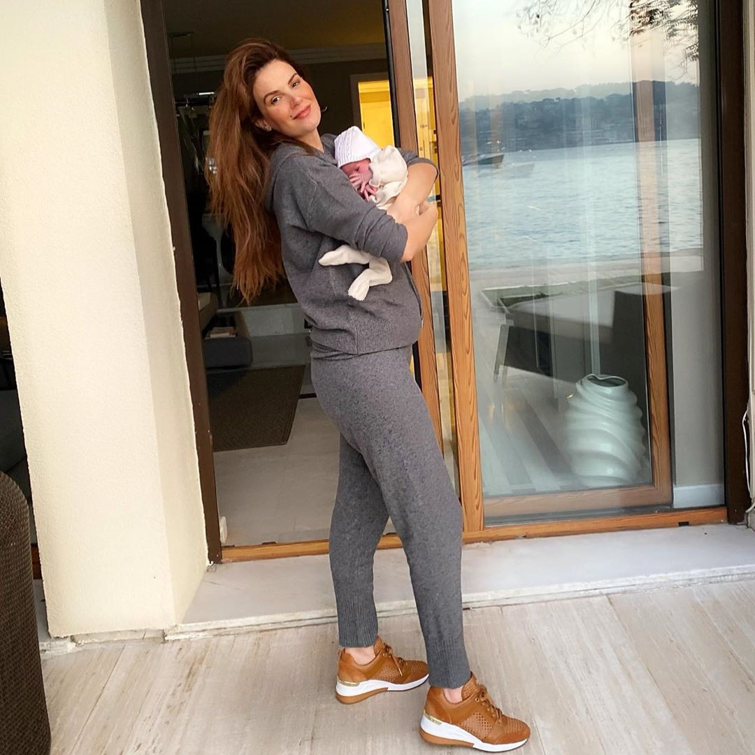 Tülin Şahinden kızı Siena’ya 50 bin liralık oda