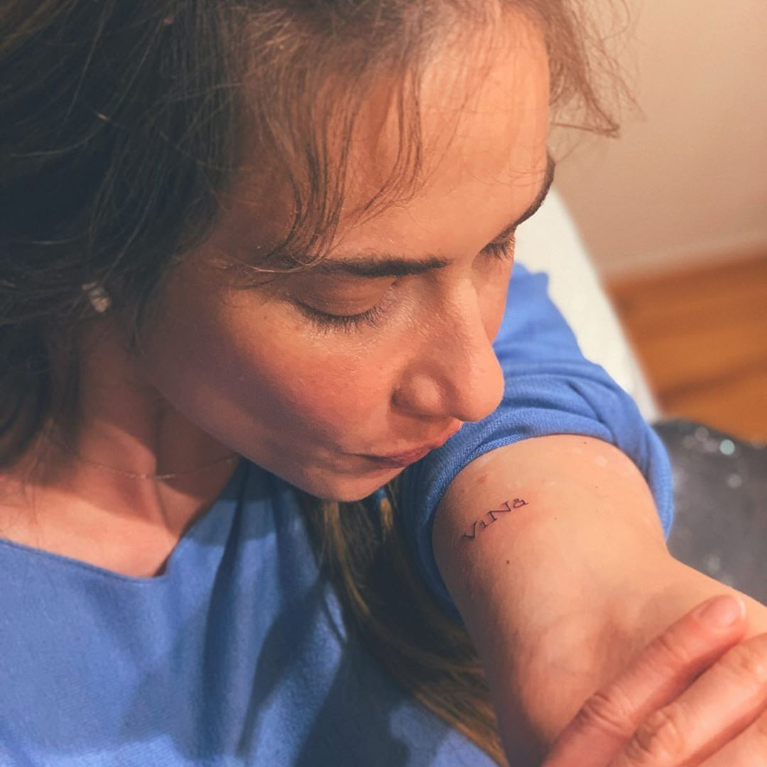 Bebeğin cinsiyetini öğrenmemişlerdi... Müge Boz anne oldu Bebeğin cinsiyetini öğrenmemişlerdi... Müge Boz anne oldu