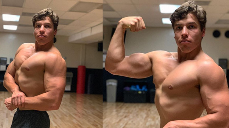 BABASI DA BU POZU VERMİŞTİ BABASI DA BU POZU VERMİŞTİ