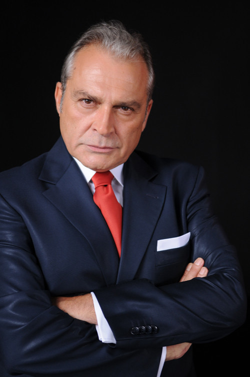 Garsonluk da yaptı hamallık da... Şimdi zirvede