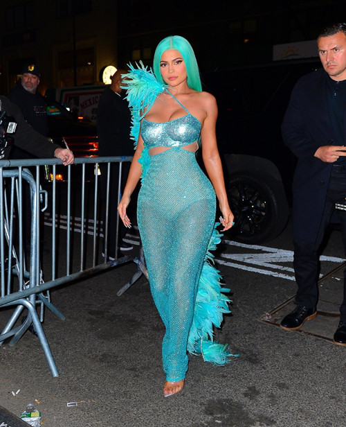 Kylie Jenner koruma ordusu için her ay bir ev parası harcıyor