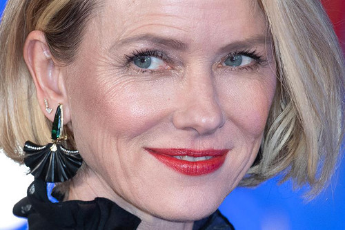 Kendi kendine yaşlandı Kendi kendine yaşlandı