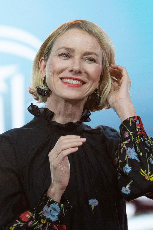 Kendi kendine yaşlandı Kendi kendine yaşlandı