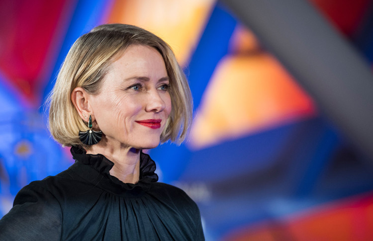 Kendi kendine yaşlandı Kendi kendine yaşlandı