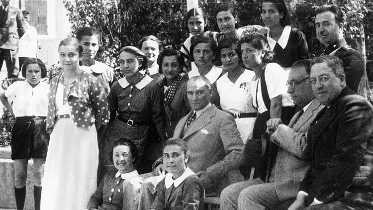 Bugün Dünya Kadın Hakları Günü... İşte, 5 Aralık Dünya Kadın Hakları Günü mesajları ve sözleri