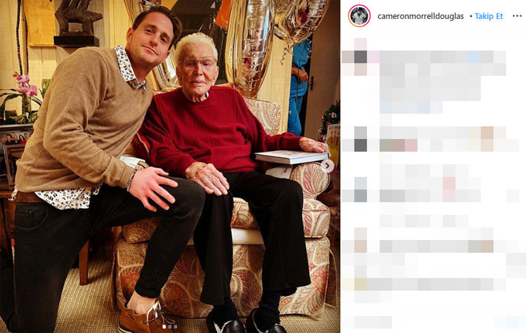 Efsane oyuncu Kirk Douglas 103 yaşında Efsane oyuncu Kirk Douglas 103 yaşında