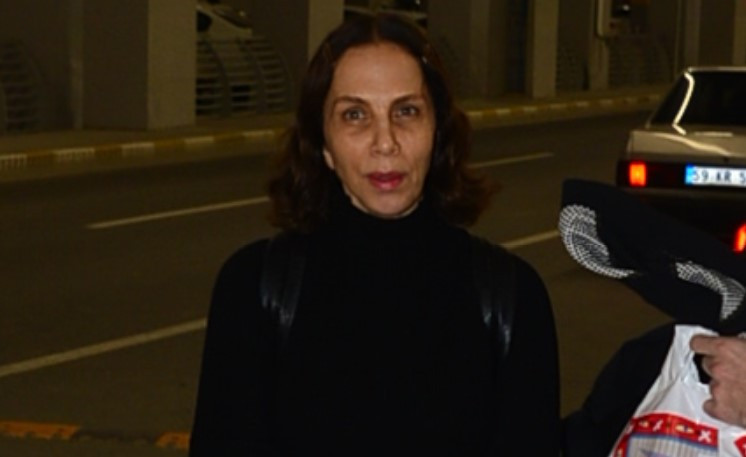 “Çekmeyin, ben ünlü değilim” demişti... Sertab Erenerden fotoğraflı yanıt geldi “Çekmeyin, ben ünlü değilim” demişti... Sertab Erenerden fotoğraflı yanıt geldi