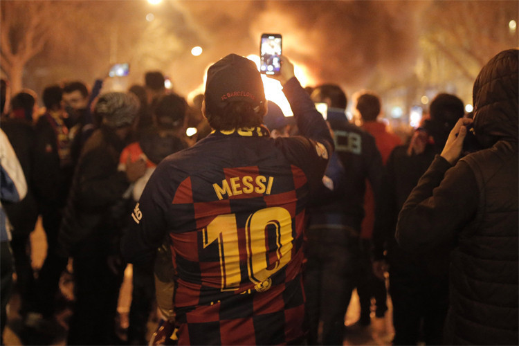 Son dakika haberi: Barcelona - Real Madrid maçı tarihte görülmemiş olaylara sahne oldu