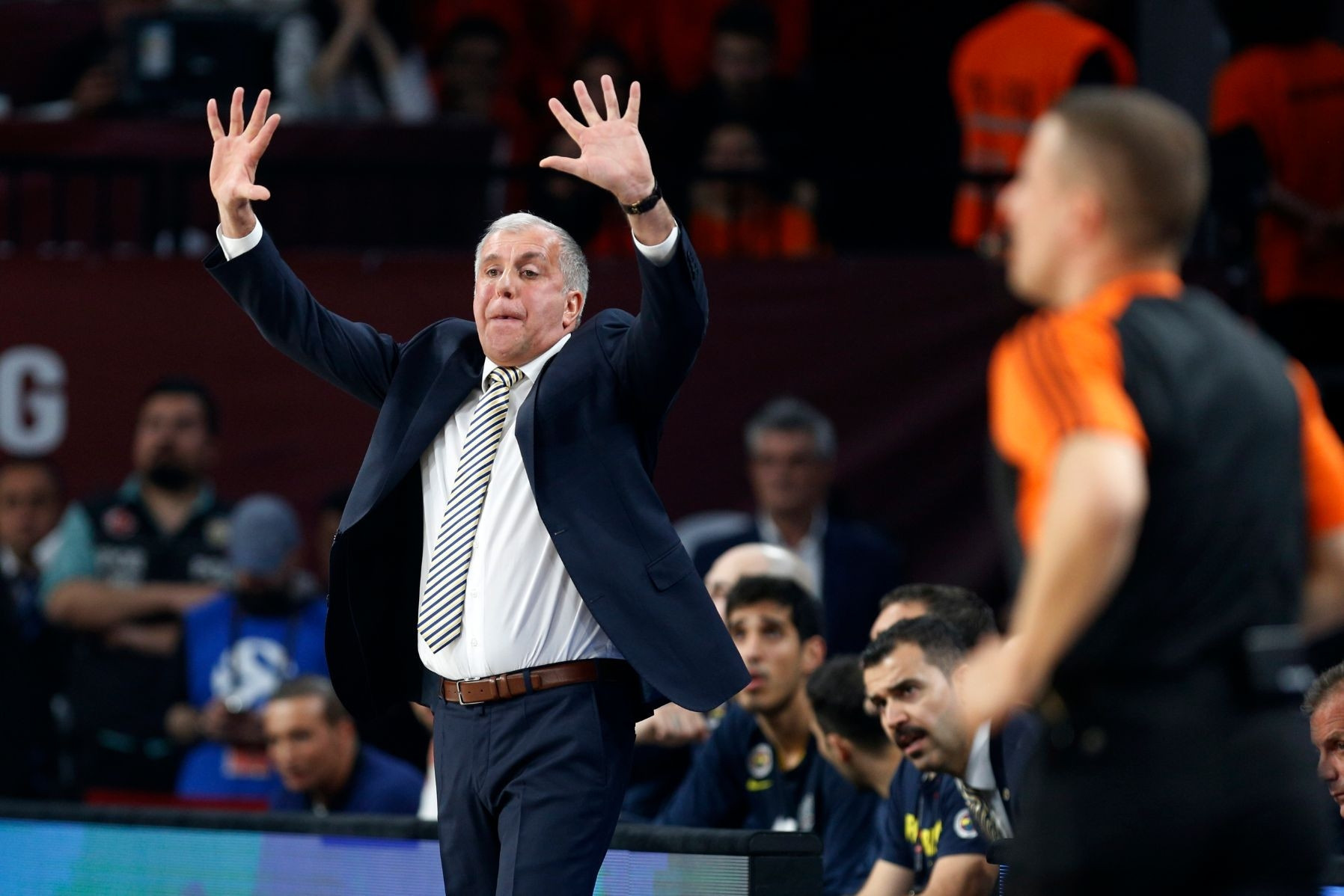 Taraftardan Obradovice destek Yeni sözleşme... Taraftardan Obradovice destek Yeni sözleşme...