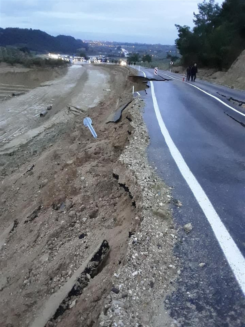 Adana sele teslim oldu