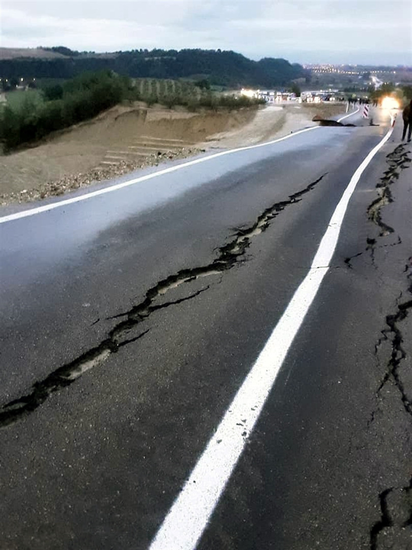 Adana sele teslim oldu