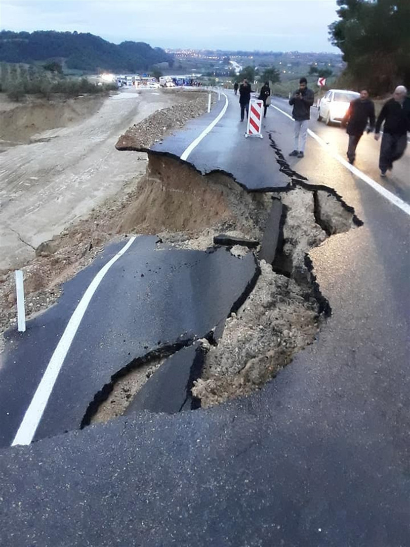 Adana sele teslim oldu