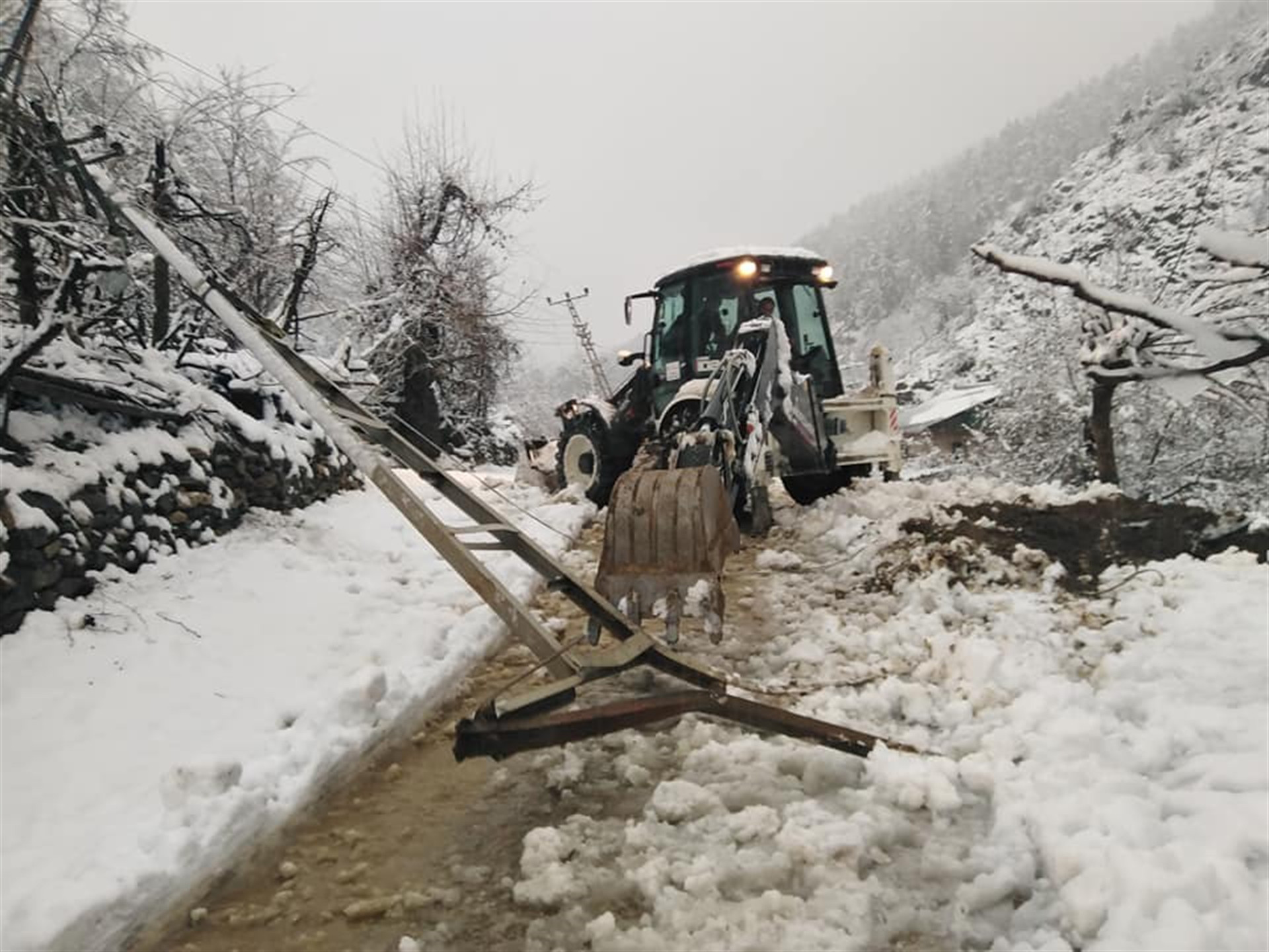Adana sele teslim oldu
