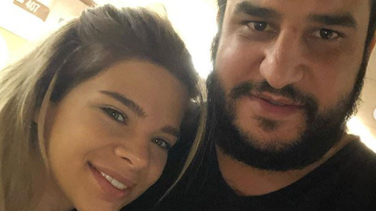 Demet Akalını çıldırtan yorum Bebeğinden utanmadığın belli Demet Akalını çıldırtan yorum Bebeğinden utanmadığın belli