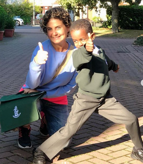 Esra Akkaya: Gurbette Canlı hayatım: Benim oğlum da sizin gibi