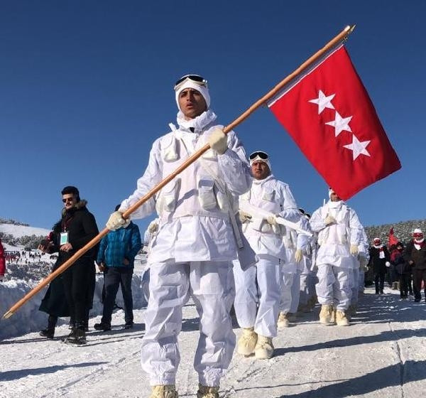 Sarıkamış şehitleri için 20 bin kişi yürüdü