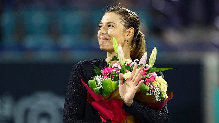 Maria Sharapova ve Novak Djokovicten Avustralya için örnek davranış