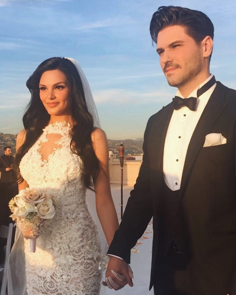 TOLGA İLE ARKADAŞ ORTAMINDA TANIŞTIK