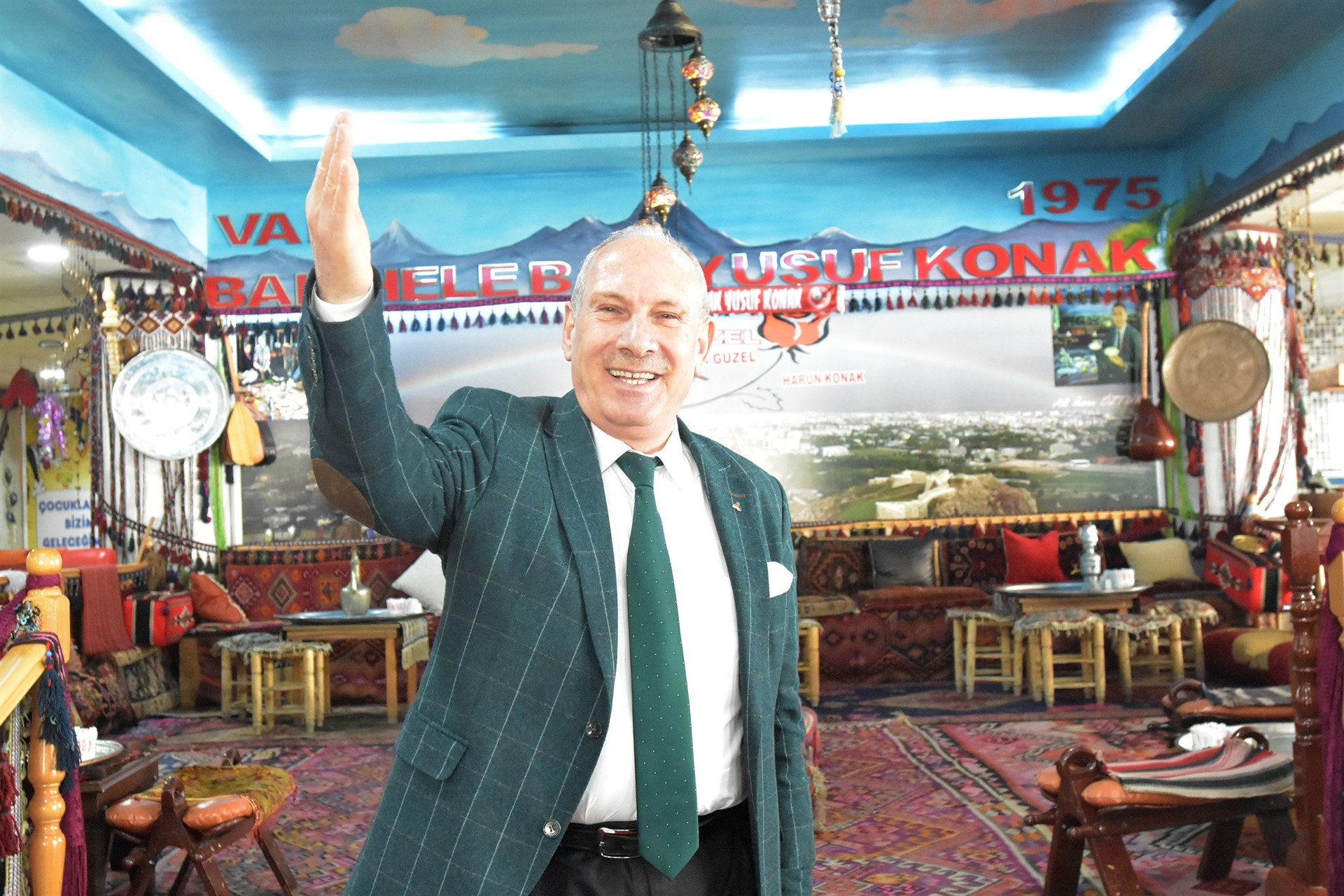 Prof. Dr. Öze, Vanlı kahvaltıcılardan davet